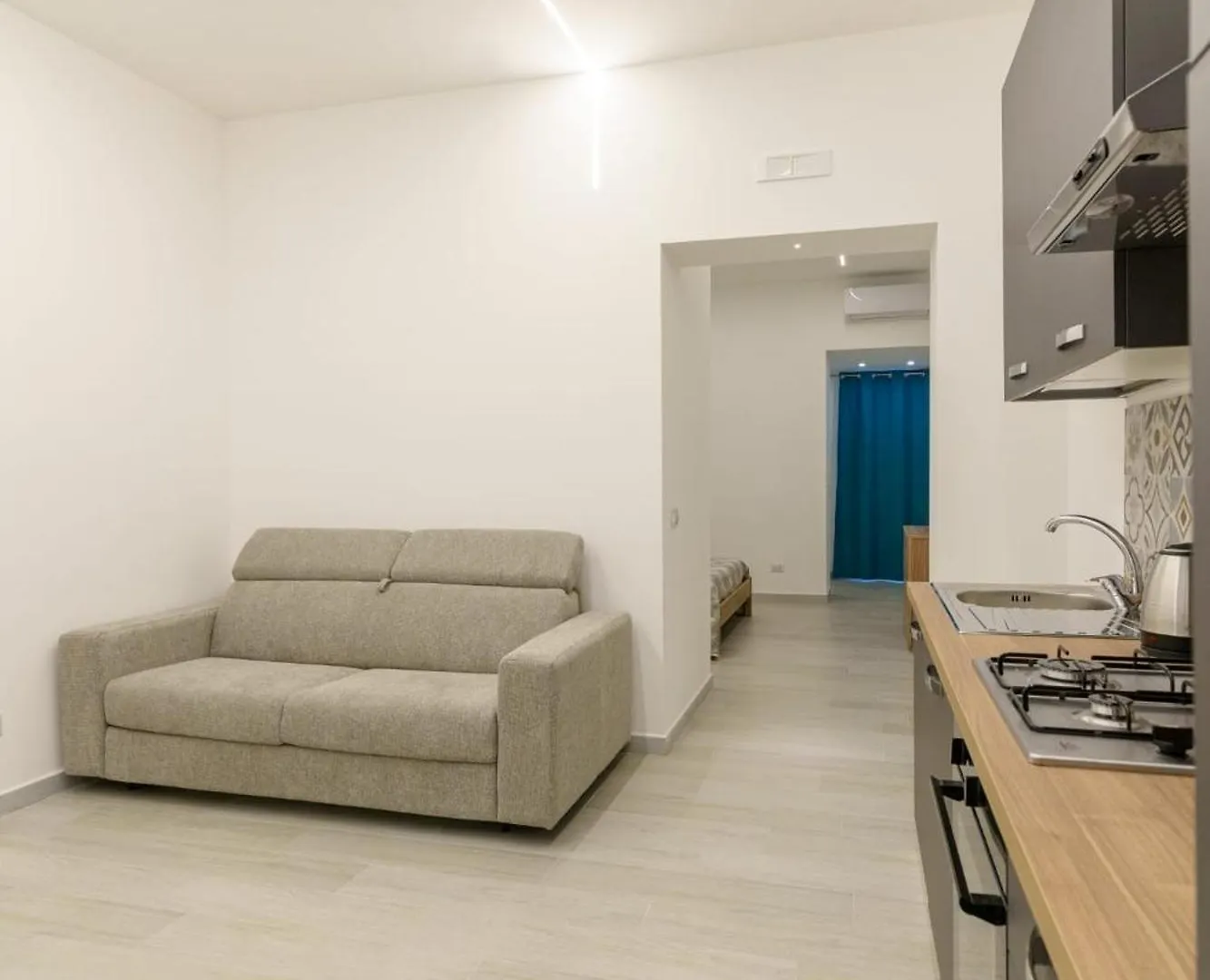 Athena Apartament Catania 0*,